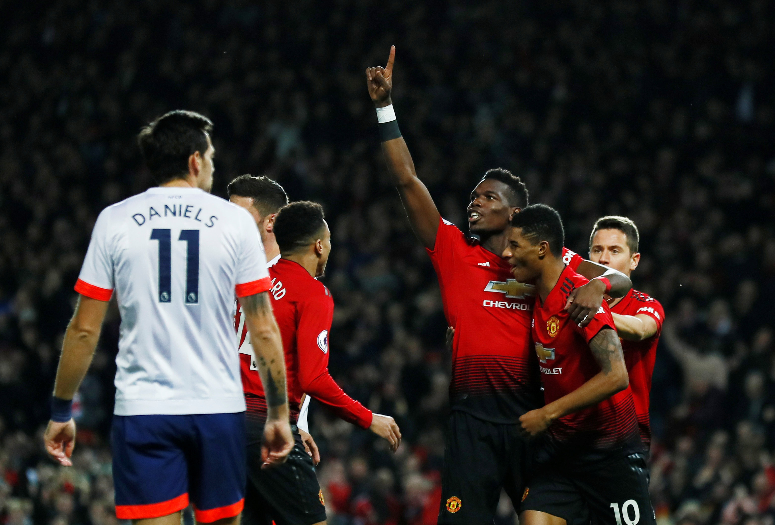 足球日益增 足球日益增